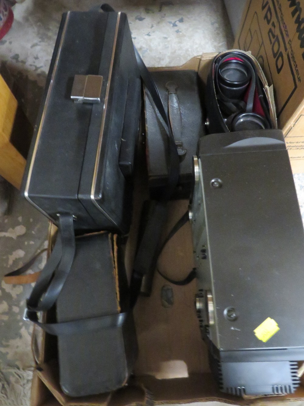 A QUANTITY OF OPTICAL EQUIPMENT, PROJECTORS AND RADIOS - Image 2 of 6
