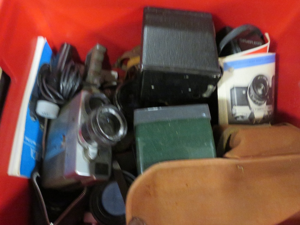 FOUR TRAYS OF CAMERAS AND A BAG - Image 2 of 5