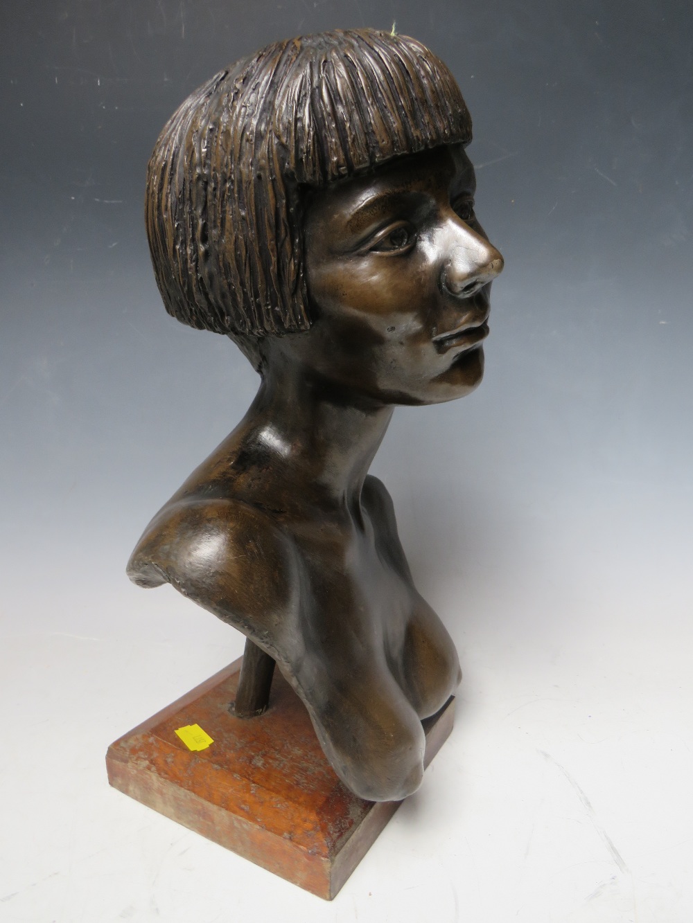 A KEITH LEE SCULPTURE / BUST ENTITLED ART DECO LADY APPROX H 39 CM - Image 3 of 5