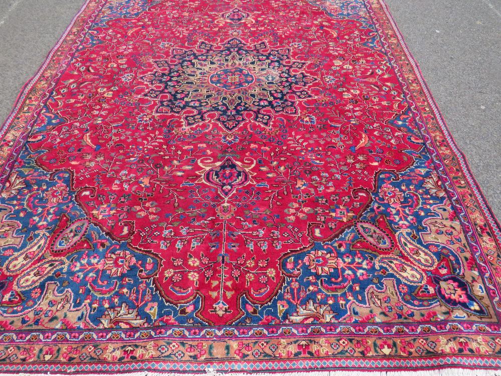 AN ORIENTAL RUG - 330 X 225 CM - Image 10 of 14