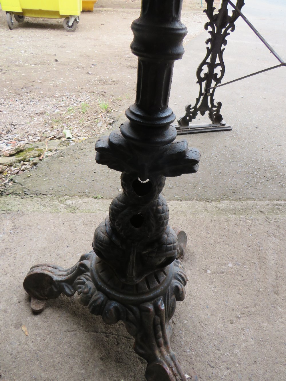 A CAST IRON TABLE AND A PEDESTAL TABLE BASE - Image 5 of 5