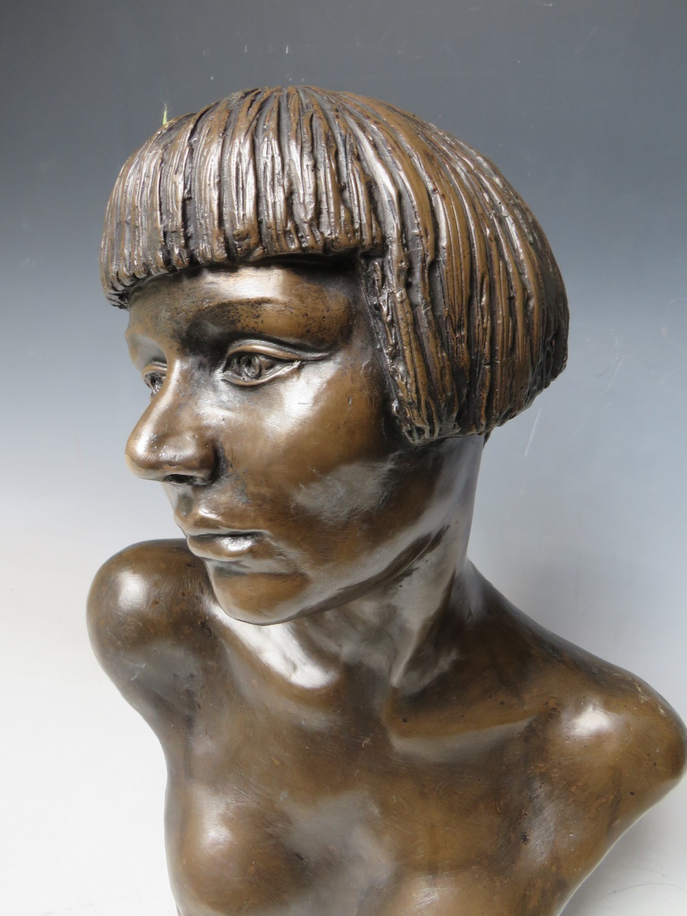 A KEITH LEE SCULPTURE / BUST ENTITLED ART DECO LADY APPROX H 39 CM - Image 2 of 5