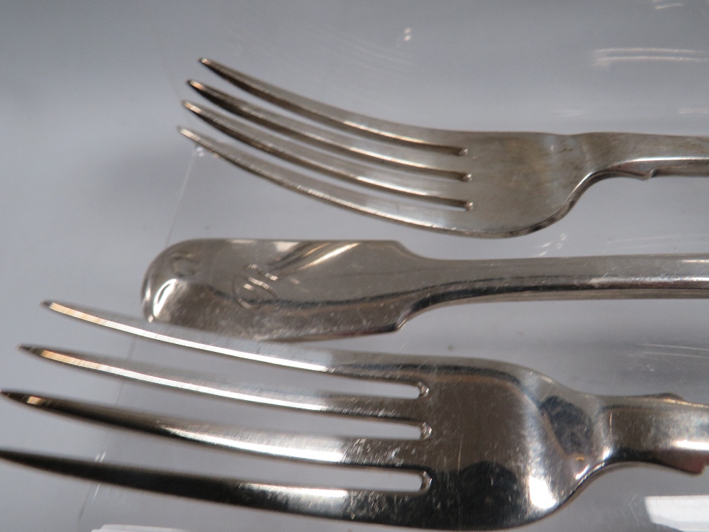 A COLLECTION OF HALLMARKED SILVER FLATWARE VARIOUS DATES AND MAKERS TO INCLUDE EXETER , ASSAY - Image 4 of 4