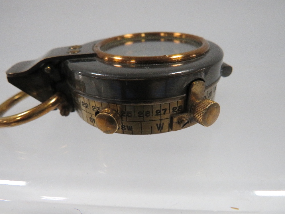 AN ANTIQUE MILITARY COMPASS - Image 3 of 4