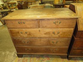 A LARGE GEORGIAN OAK COUNTRYMADE CHEST OF FIVE DRAWERS W-118 CM