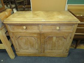 AN ANTIQUE SMALL PINE DRESSER BASE - W 104 CM