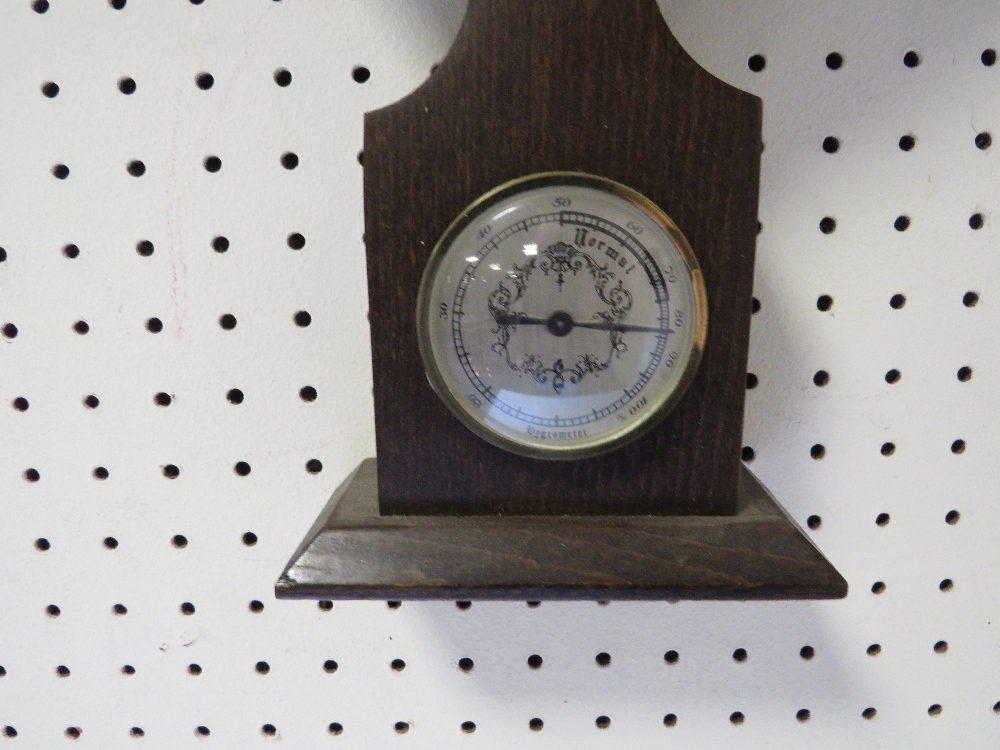 A MODERN COMBINATION BAROMETER/CLOCK THERMOMETER - Image 4 of 4