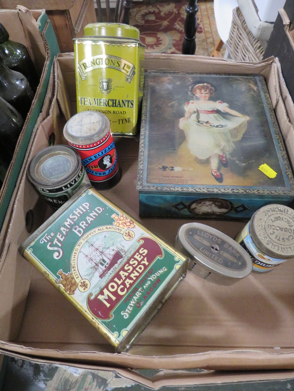 A TRAY OF ANTIQUE AND LATER GLASS BOTTLES TOGETHER WITH COLLECTABLE TIN, ART DECO STYLE MANTLE CLOCK - Image 4 of 7