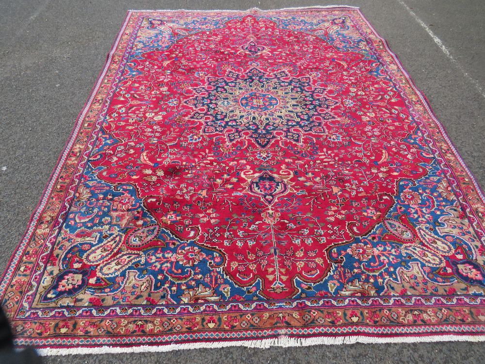 AN ORIENTAL RUG - 330 X 225 CM - Image 9 of 14
