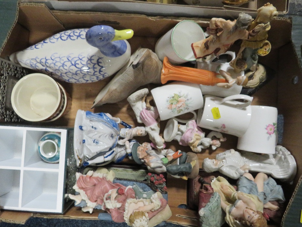 THREE TRAYS OF MIXED COLLECTABLES TO INCLUDE ROYAL WORCESTER TUREEN, FIGURES, BASSETT SWEET JAR ETC - Image 2 of 8