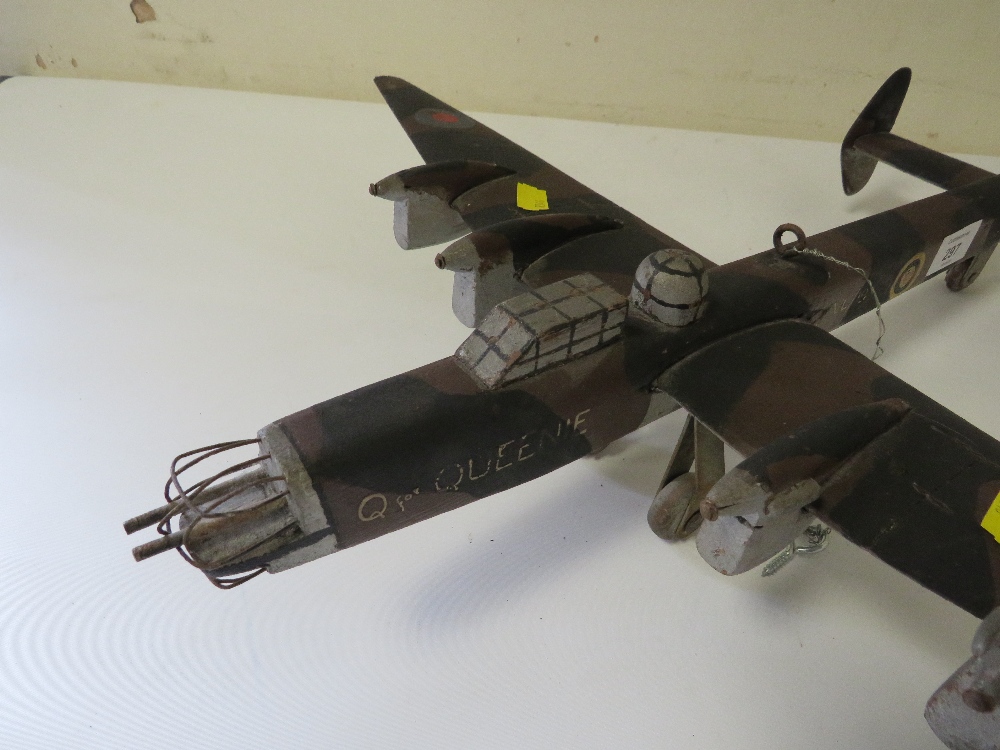 A SCRATCH BUILT MODEL OF A BOMBER - Bild 2 aus 3