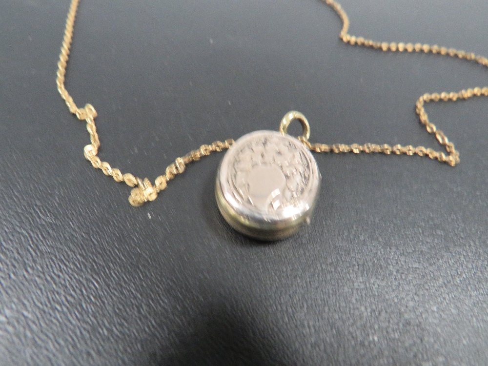 A VICTORIAN LOCKET ON CHAIN - Image 3 of 3