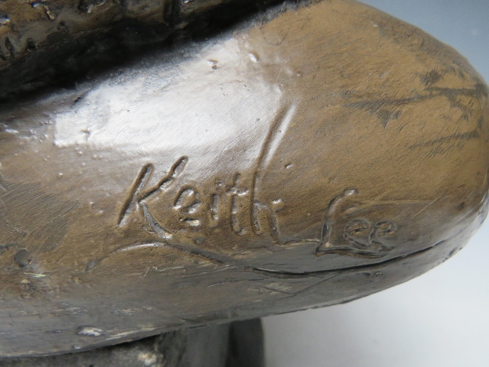 A KEITH LEE SCULPTURE / BUST OF AN RAF PILOT RAISED ON A PLINTH APPROX H 48 CM - Image 6 of 6