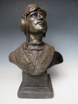 A KEITH LEE SCULPTURE / BUST OF AN RAF PILOT RAISED ON A PLINTH APPROX H 48 CM