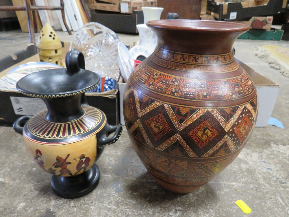 TWO TRAYS OF ASSORTED CERAMICS & GLASSWARE TO INCLUDE POOLE DELPHIS SMALL DISH, ZOLNAY PECS VASE, - Image 3 of 11