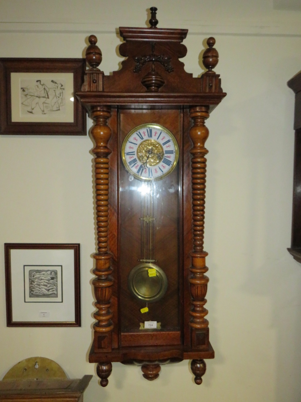 AN ANTIQUE VIENNA WALLCLOCK WITH ENAMELLED DIAL - Image 2 of 5