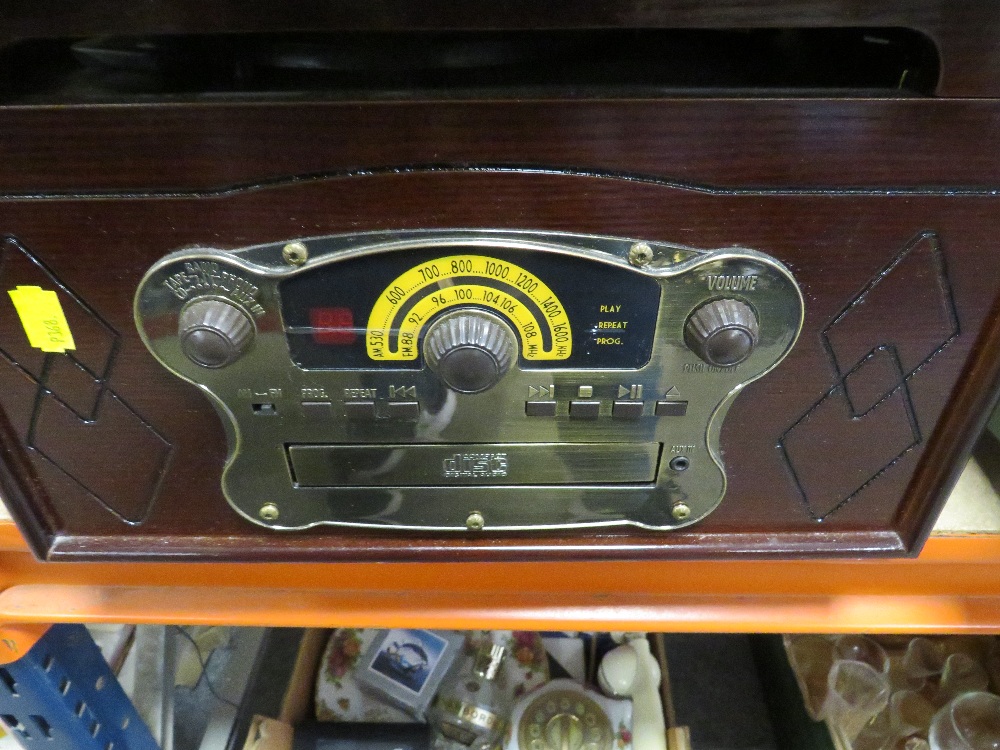 A MODERN RETRO STYLE CD/ RADIO SYSTEM - Image 2 of 4