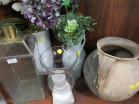 A QUANTITY OF SHOW HOME DECORATIVE ITEMS TO INCLUDE A HURRICANE LAMP