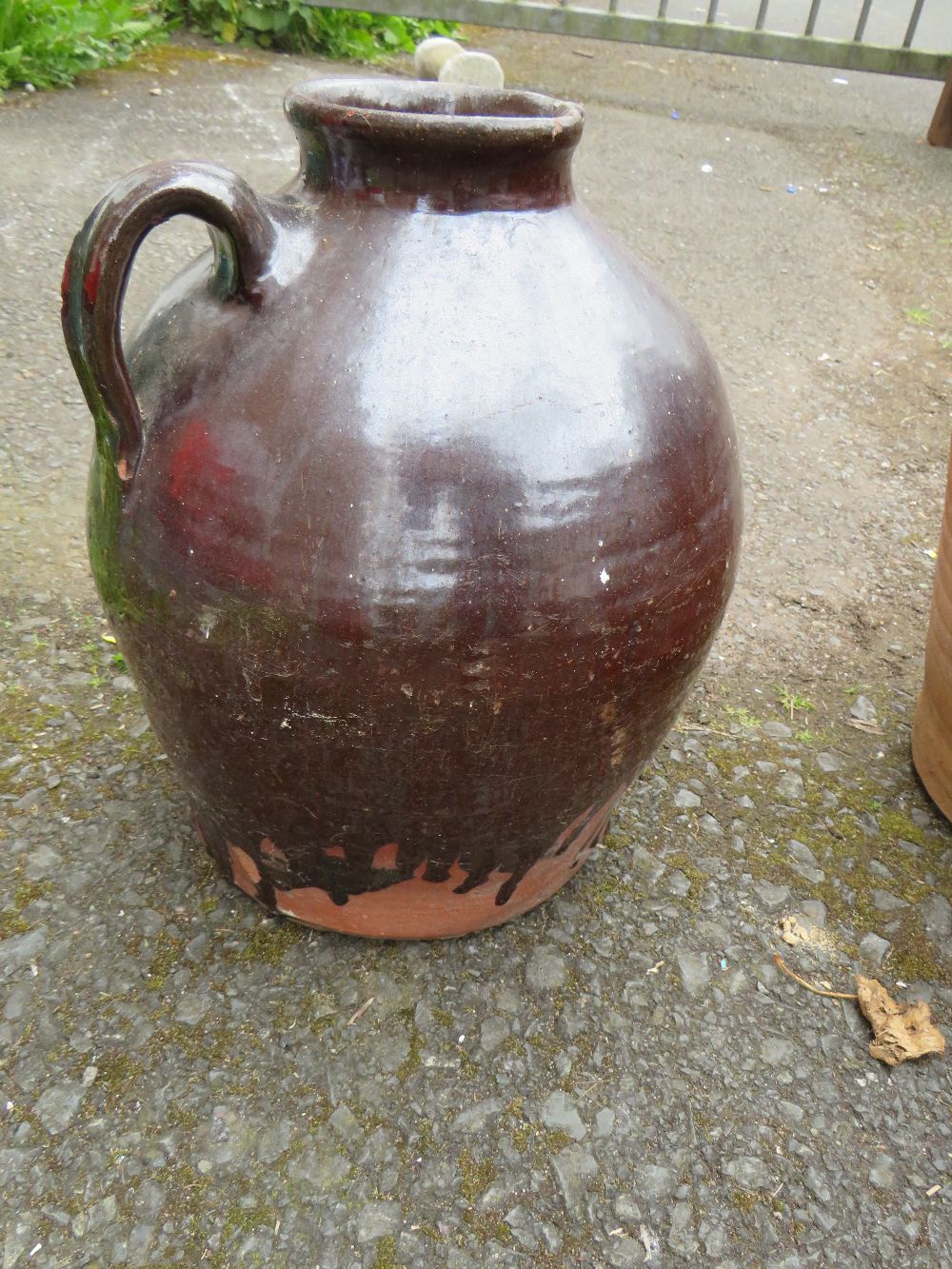 A SELECTION OF FOUR TERRACOTTA GARDEN URNS - Image 5 of 5