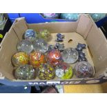 A TRAY OF ASSORTED GLASS PAPERWEIGHTS ETC