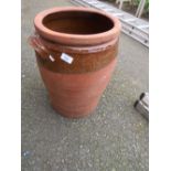 A LARGE TERRACOTTA GARDEN URN / PLANTER