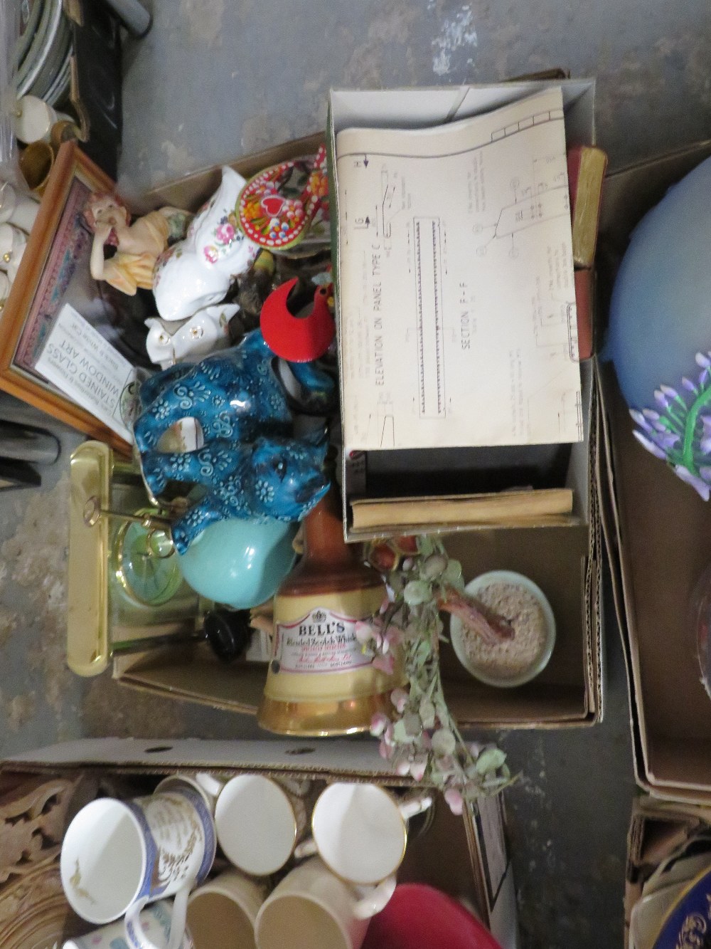 FOUR TRAYS OF CERAMICS AND SUNDRIES TO INCLUDE A BREAD BIN - Image 7 of 7