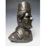 A KEITH LEE SCULPTURE / BUST OF TOMMY COOPER APPROX H 31 CM