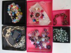 A SELECTION OF ASSORTED BUTLER AND WILSON JEWELLERY ITEMS, to include a polished agate fringe