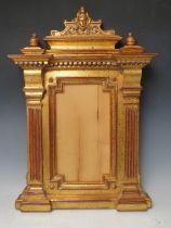 A 20TH CENTURY DECORATIVE TABERNACLE STYLE FRAME, frame W 9.5 cm at sides and base, rebate 33 x 19