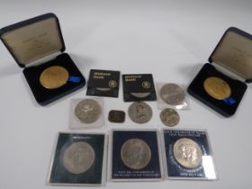 A QUANTITY OF COLLECTORS COINS AND MEDALS