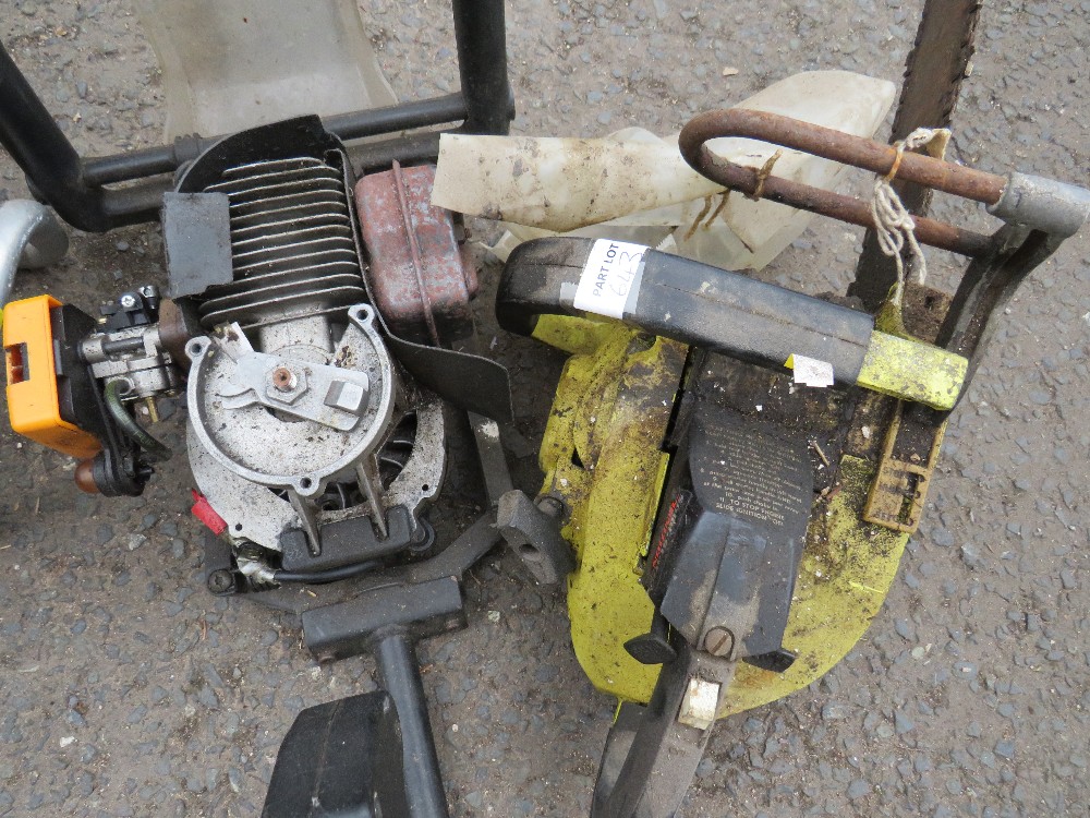 A QUANTITY OF FIVE PETROL GARDEN TOOLS TO INCLUDE 2 x CHAINSAWS, 2 x HEDGE CUTTERS AND A LEAF - Image 2 of 4