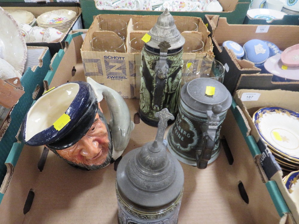 A TRAY CONTAINING BEER STEINS, ROYAL DOULTON CHARACTER JUG ETC