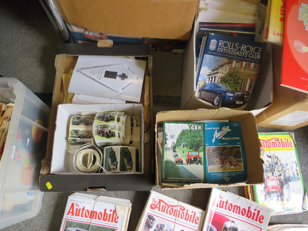 A LARGE QUANTITY OF MOTORING AND AUTOMOBILE RELATED MAGAZINES TO INCLUDE ROLLS ROYCE ENTHUSIASTS - Bild 2 aus 8