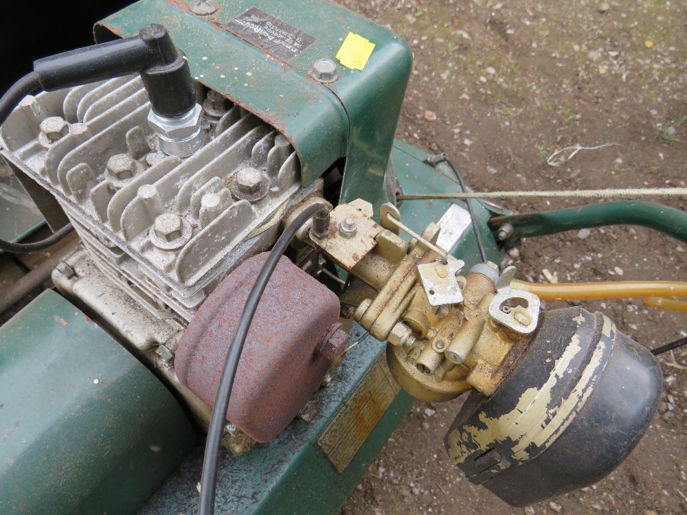 AN ATCO ENSIGN B17 CYLINDER LAWN MOWER WITH GRASS BOX - Image 4 of 4