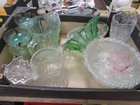 A TRAY OF ASSORTED GLASSWARE TO INCLUDE DESSERT BOWLS DECORATED WITH FAIRIES, ART DECO STYLE DISH