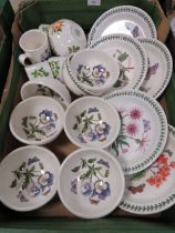 A TRAY OF PORTMEIRION BOTANIC GARDEN BOWLS / PLATES