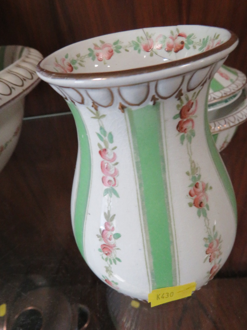 A VINTAGE JUG AND BOWL SET WITH ACCESSORIES - Image 5 of 5