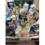 A TRAY OF MODERN REPRODUCTION STAFFORDSHIRE FLATBACK STYLE FIGURES TO INCLUDE CAT SOLDIER PEN STANDS