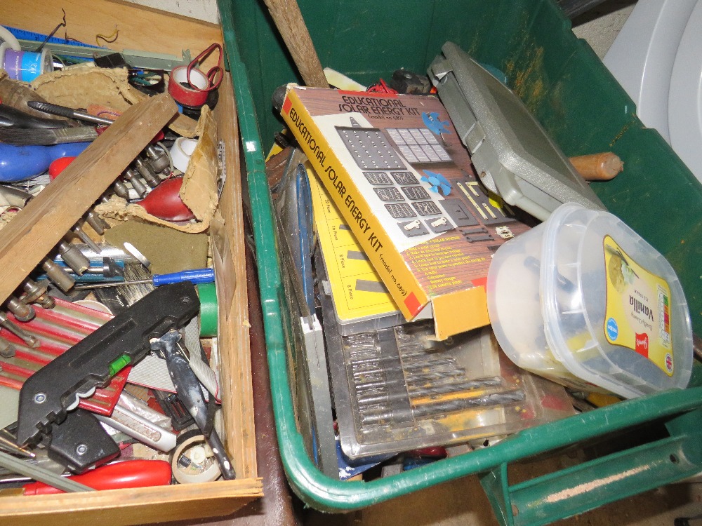 A LARGE SELECTION OF TOOLS AND CONSUMABLES TO INCLUDE TOOLBOXES AND CONTENTS - Image 4 of 4
