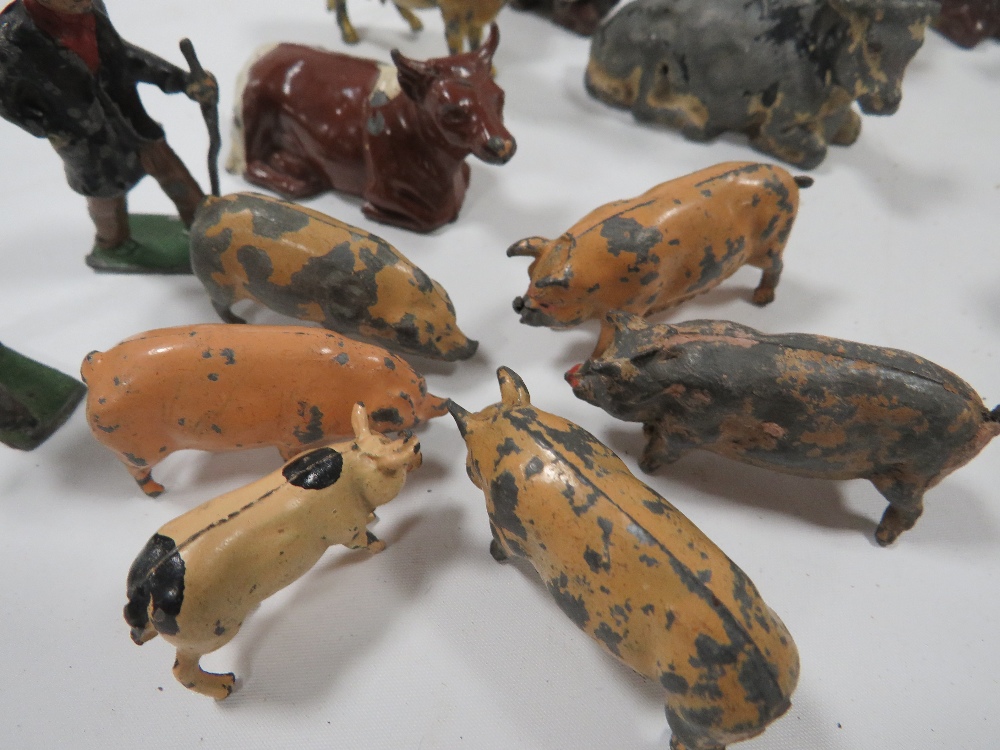 A BOX CONTAINING VINTAGE METAL FARM ANIMALS ETC - Image 3 of 9