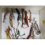 A TRAY OF VINTAGE FISHING LURES