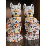 A PAIR OF REPRODUCTION ORIENTAL STYLE CERAMIC CATS