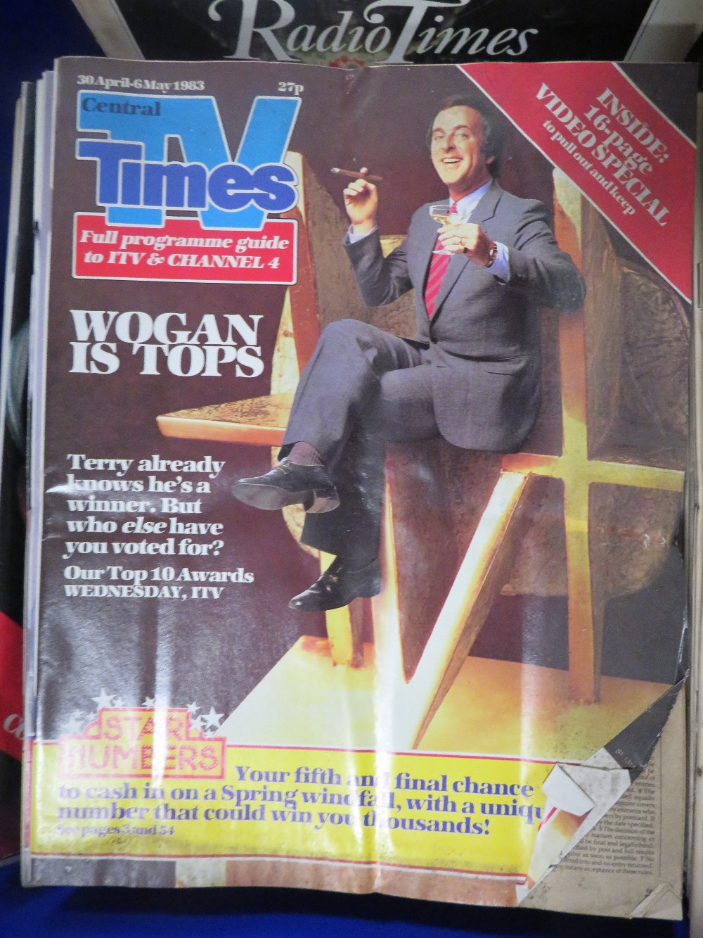 A TRAY OF RADIO TIMES MAGAZINES FROM 1980'S - Image 4 of 5