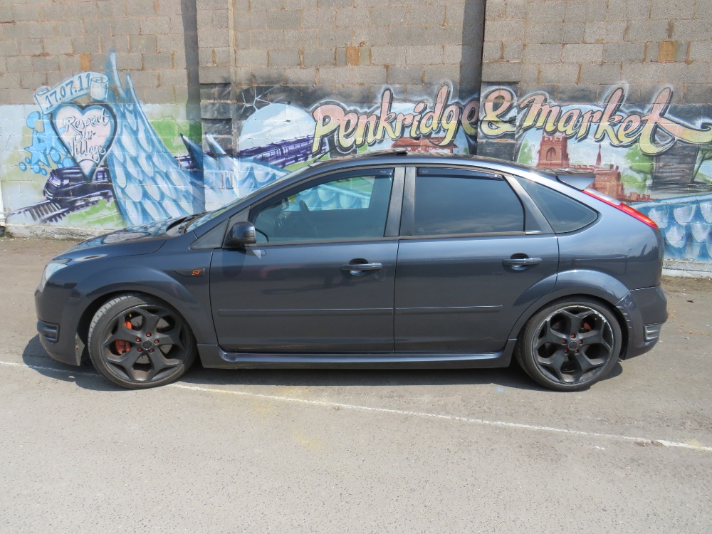 A 2006 GREY FORD FOCUS ST225 - 'EF06 GSO' - LOG BOOK, TWO KEYS, SOME DOCUMENTATION, MOT UNTIL 18TH - Image 15 of 15