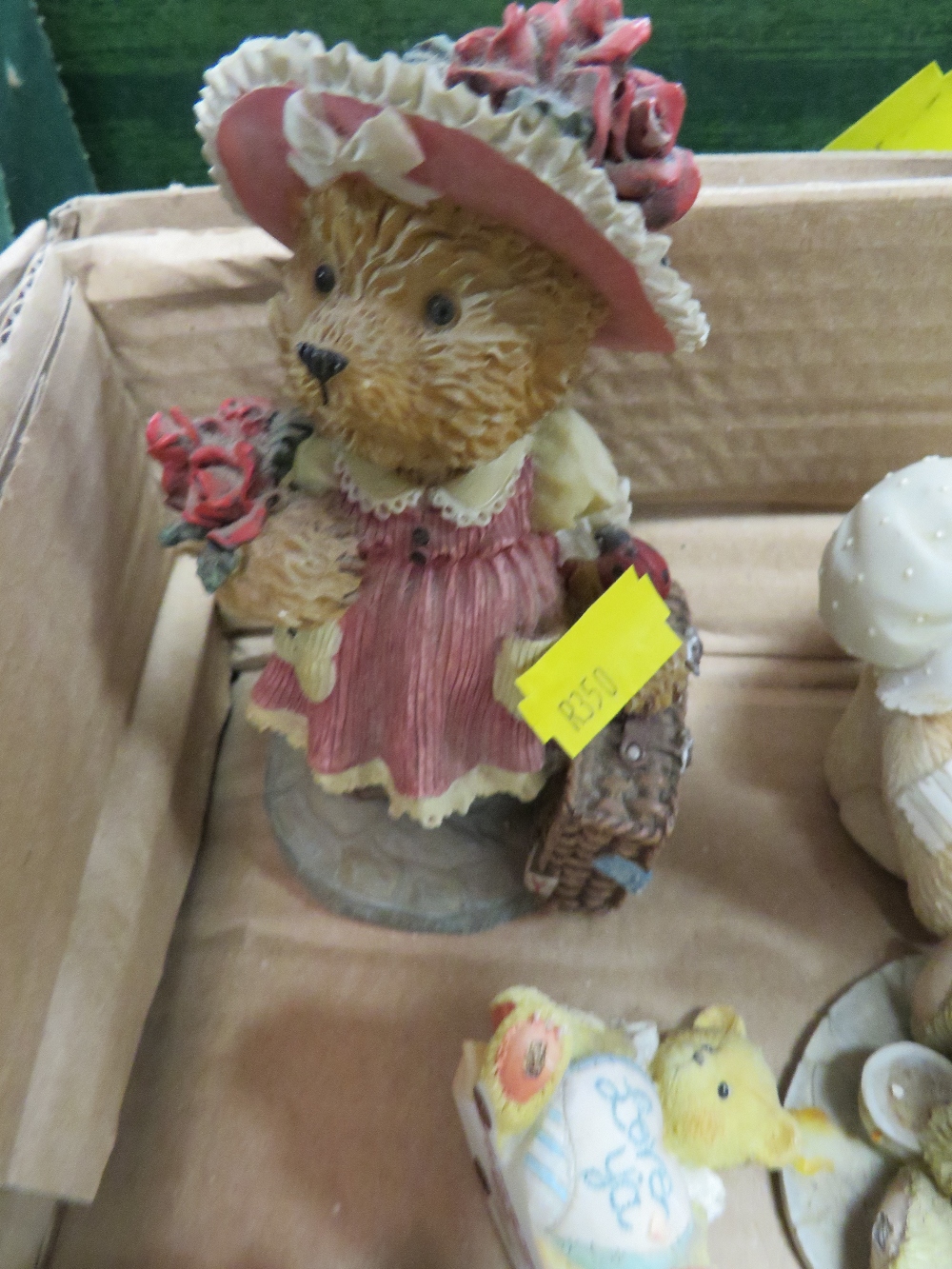 THREE TRAYS OF CERAMICS AND COLLECTABLE'S TO INCLUDE CHERISHED TEDDIES - Image 3 of 6