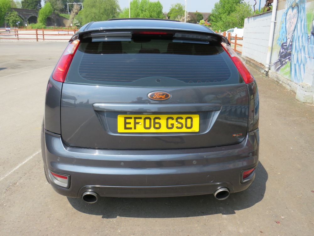 A 2006 GREY FORD FOCUS ST225 - 'EF06 GSO' - LOG BOOK, TWO KEYS, SOME DOCUMENTATION, MOT UNTIL 18TH - Image 3 of 15