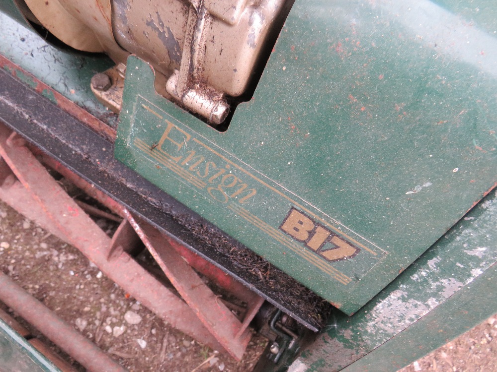 AN ATCO ENSIGN B17 CYLINDER LAWN MOWER WITH GRASS BOX - Image 3 of 4