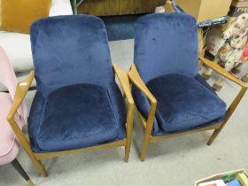 A PAIR OF MODERN BLUE UPHOLSTERED ARMCHAIRS (2)