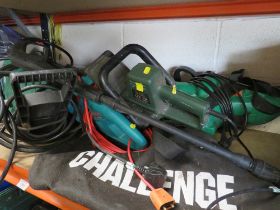 A SELECTION OF ELECTRICAL GARDEN TOOLS TO INCLUDE A PRESSURE WASHER, HEDGE TRIMMERS AND A LEAF