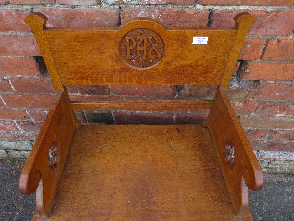 A CARVED OAK ECCLESIASTICAL CHURCH LOW ARMCHAIR - 'ST MARYS ABBEY' - Bild 2 aus 4